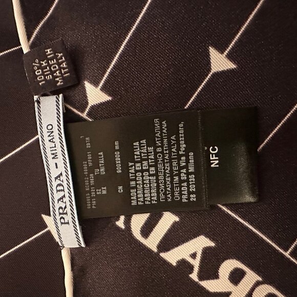 Prada 90 x 90 cm Silk Scarf with Box (never worn) - Picture 2 of 9